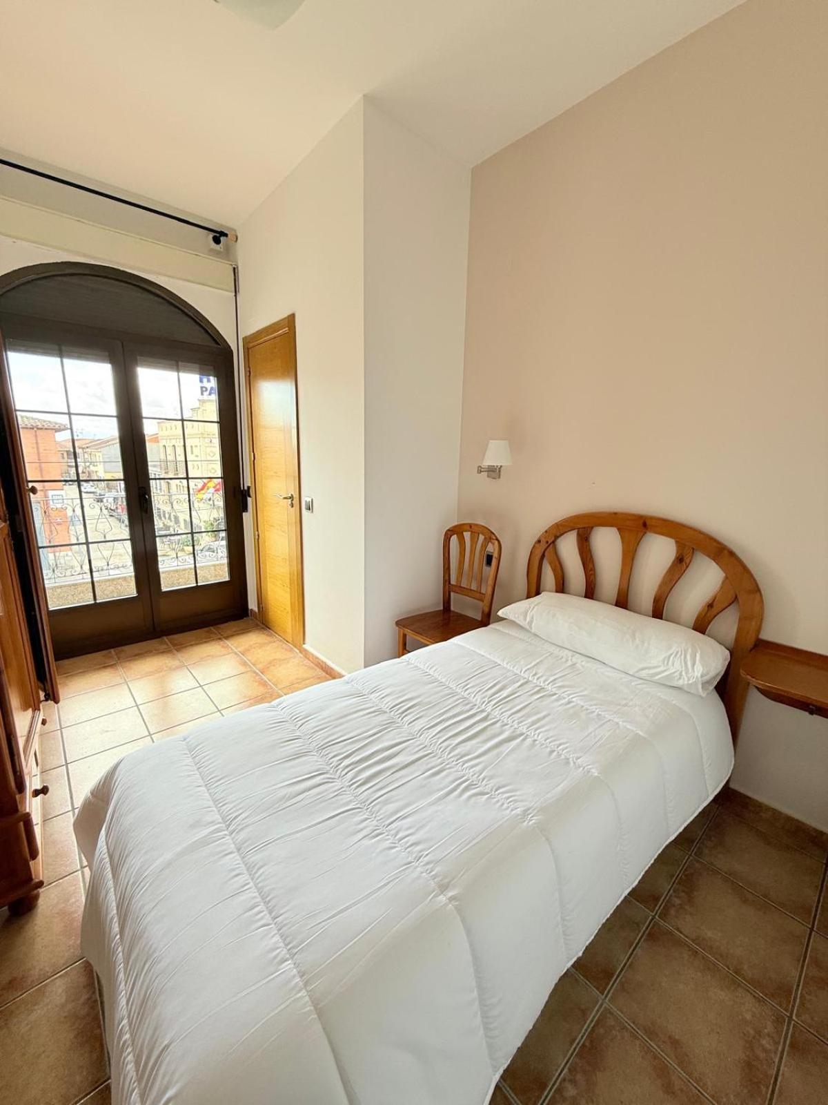 Hostal Castilla Mocejon Exterior photo